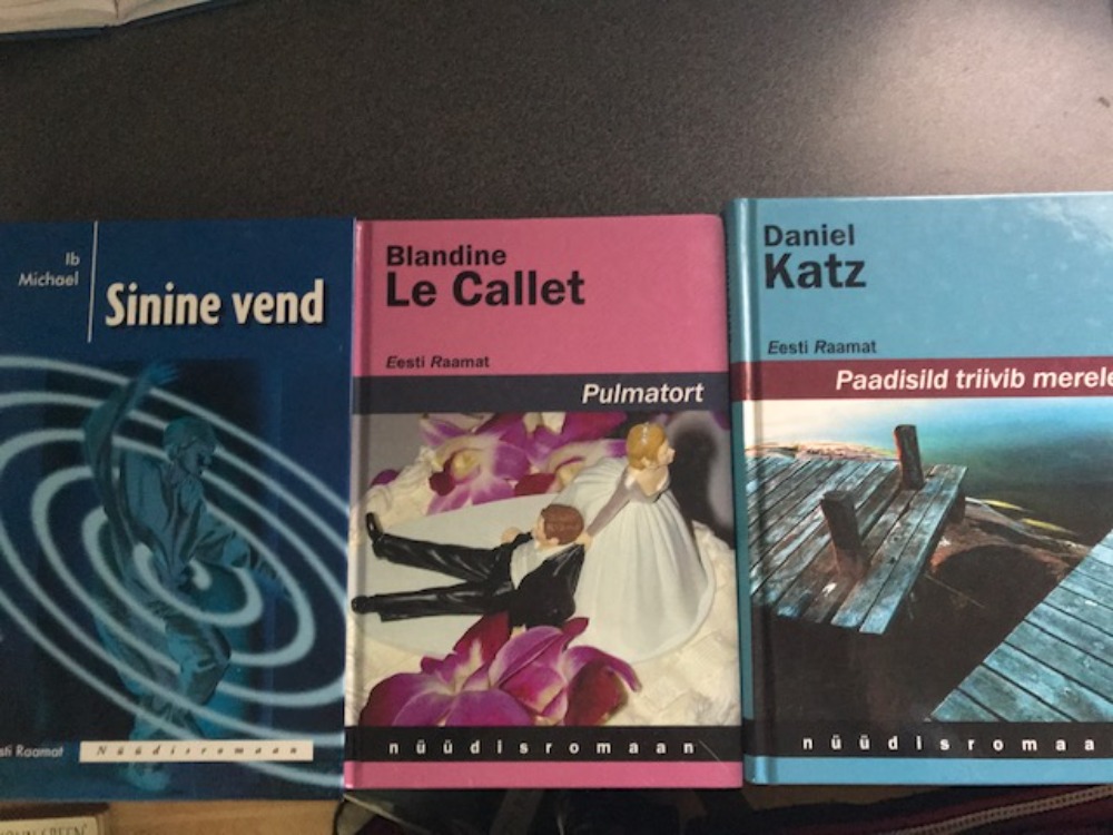 3 raamatut sarjast Nüüdisromaan