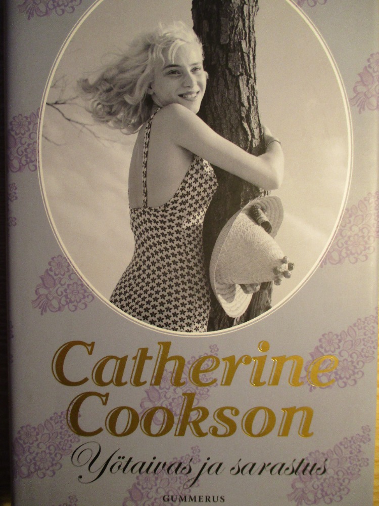 Yötaivas ja sarastus