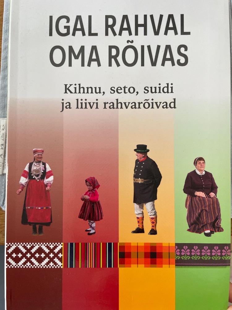 Igal rahval oma rõivas