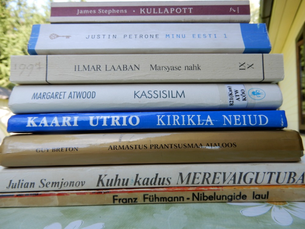 8 erinevat raamatut