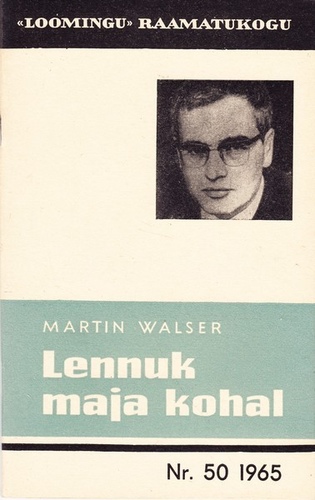Lennuk maja kohal
