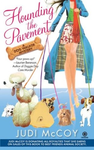 Hounding the Pavement (Dog Walker Mysteries 1)