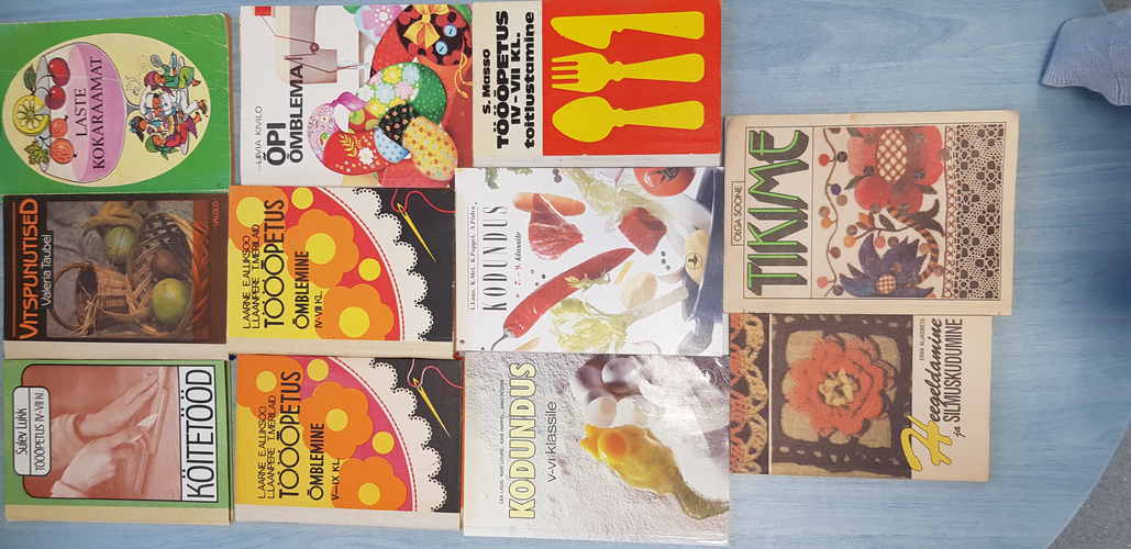 Komplekt kodunduse ja tööõpetuse õpikuid