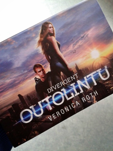 Outolintu/Divergent