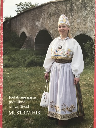 Jõelähtme naise pidulikud rahvarõivad: mustrivihik