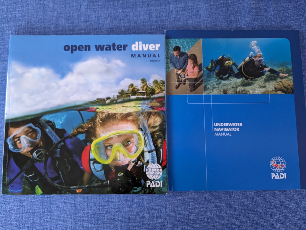 Open water diver manual (PADI)